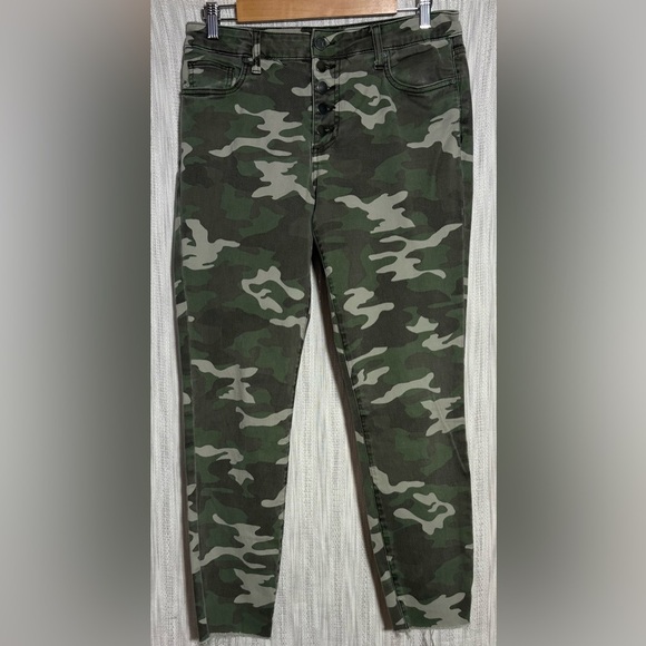 Kut from the Kloth Camo Print Skinny Pants - Picture 1 of 3